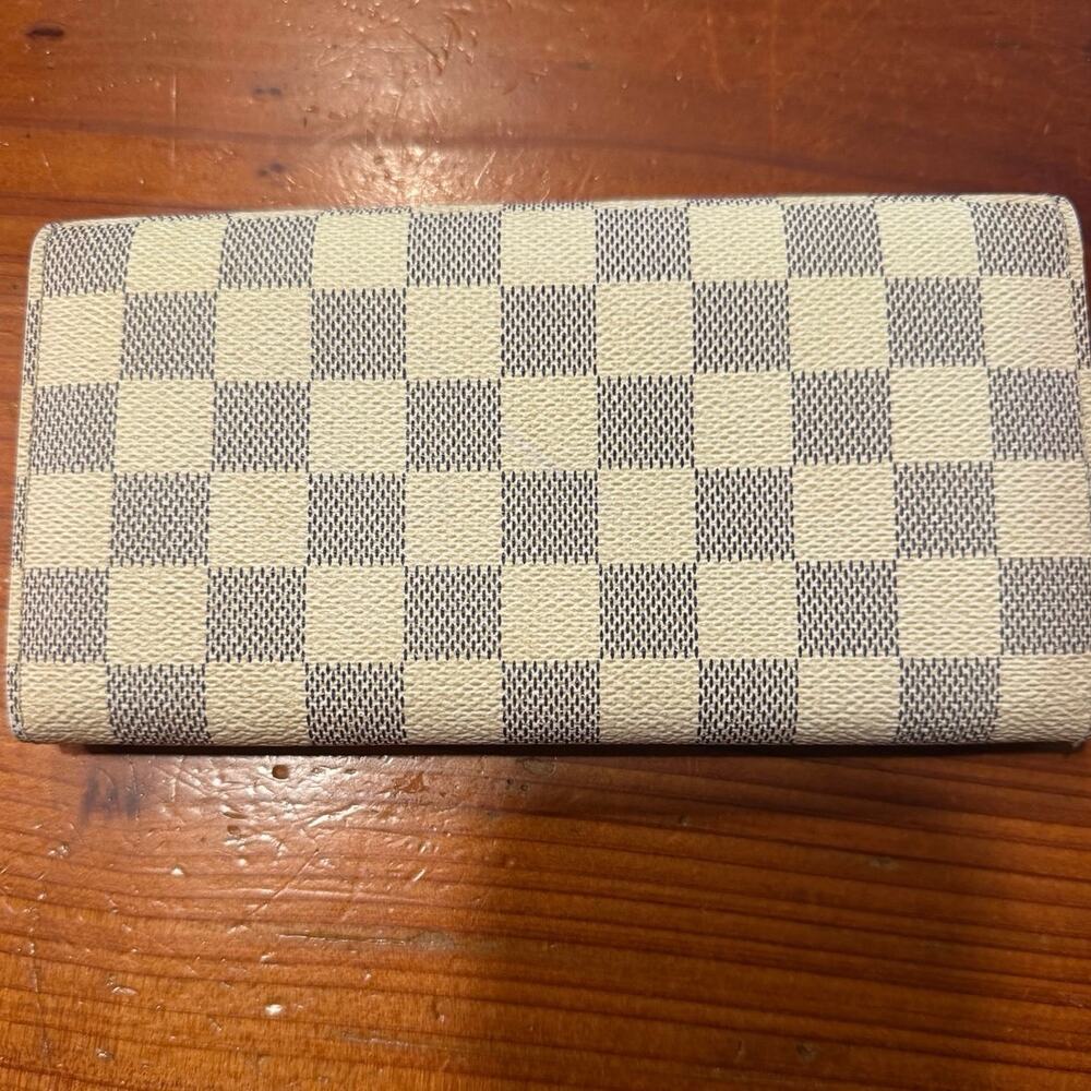 Louis Vuitton Damier Azur Sarah Wallet EUC - Picture 2 of 9